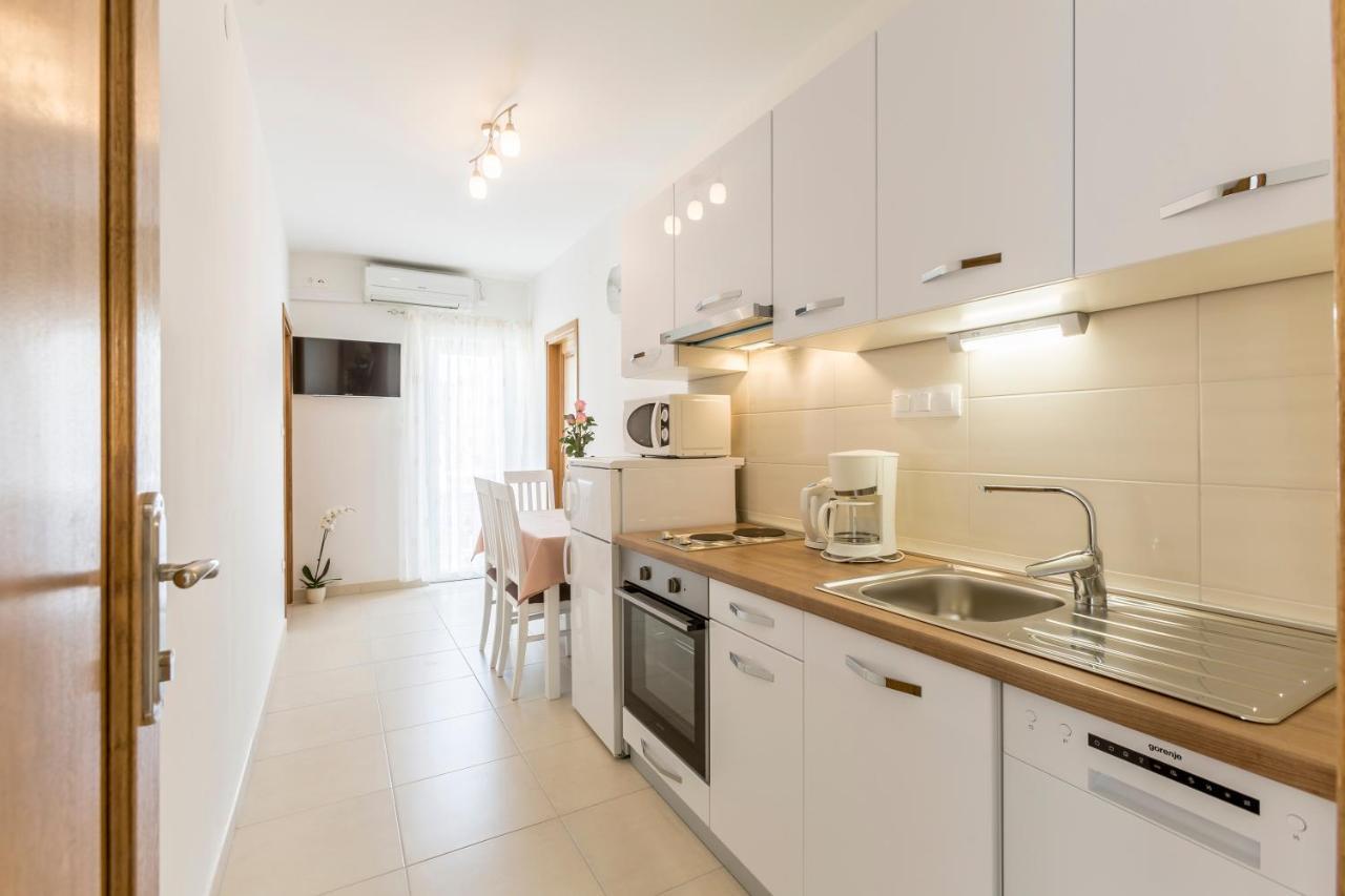 Apartmani Bezmalinovic Bol Eksteriør bilde